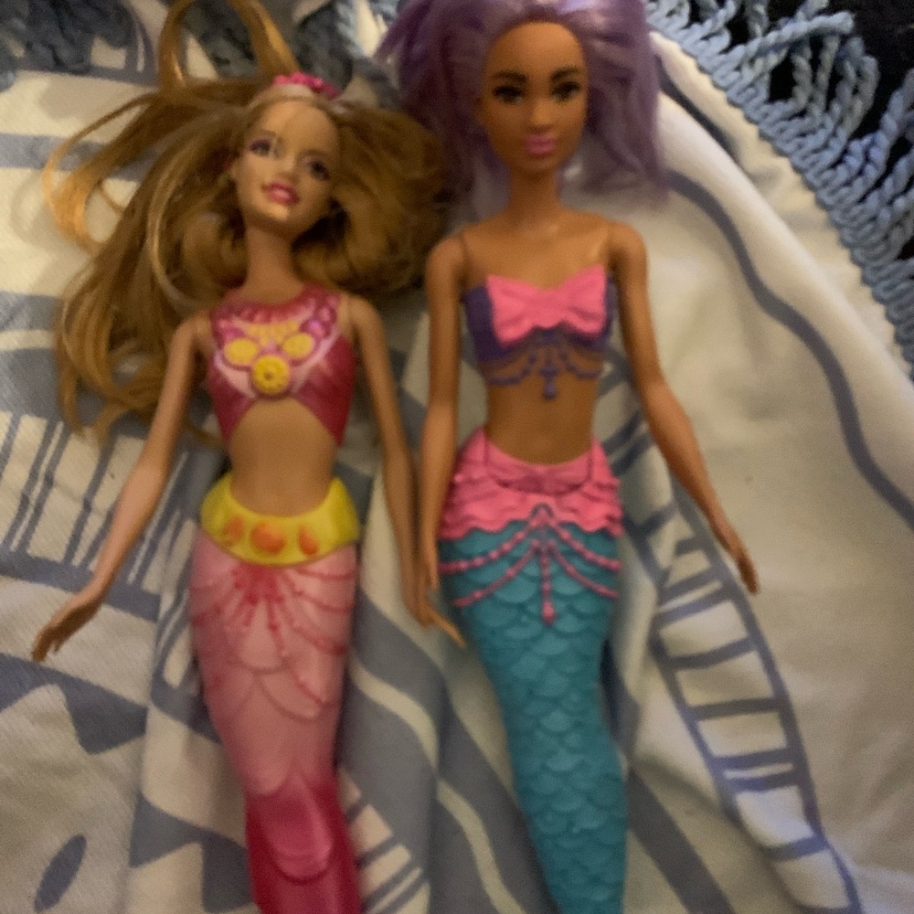 Bundle of 2 Barbie dreamtopia‎ mermaids no accessories